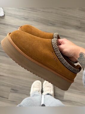 NWT UGG Koolaburra Burree Platform Slippers Chestnut Brown Size 8